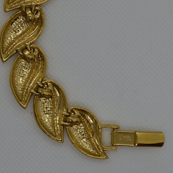 Vintage Napier Gold-Toned Leaf Collar Necklace - Picture 9 of 10
